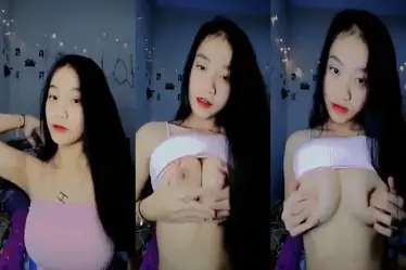 Remasan Dada ABG Sange Sangat Ganas Di Kasur